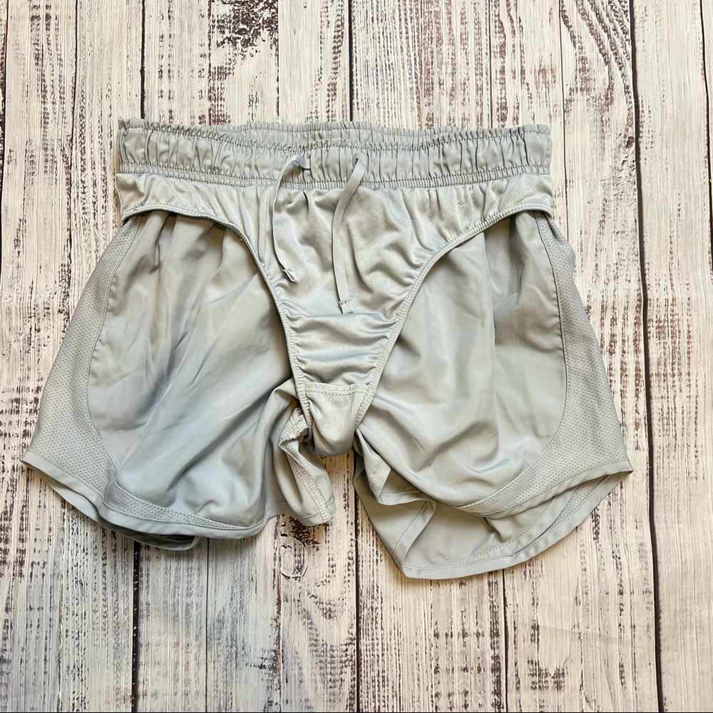 Nike Light Gray 3” Tempo Shorts. Size Small. - Picture 9 of 14